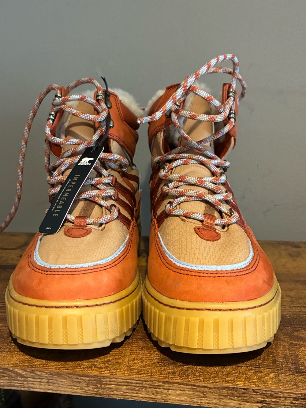 SOREL ONA Ave Trek Waterproof Women’s Boots Orange Tan Faux Fur Hiker sZ 8